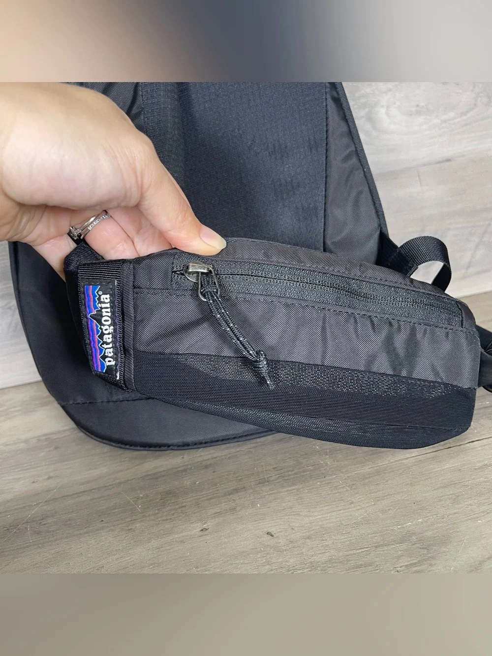 Patagonia Black Atom Sling Bag 8L Mini Padded Pocket Backpack Travel Hiking